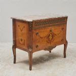 1552 8101 CHEST OF DRAWERS